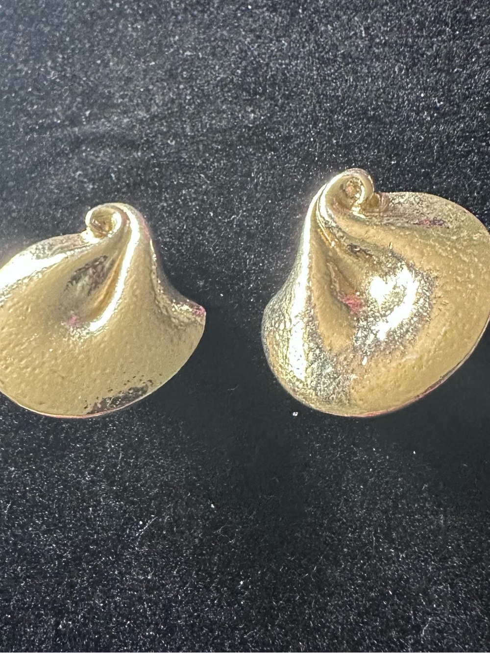 Vintage Lady Remington ("LR") gold-tone